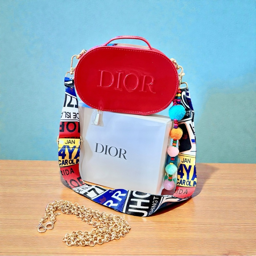 DIOR Beaute Red Patent Leather Cosmetic Makeup Bag w/unbranded Straps NEW